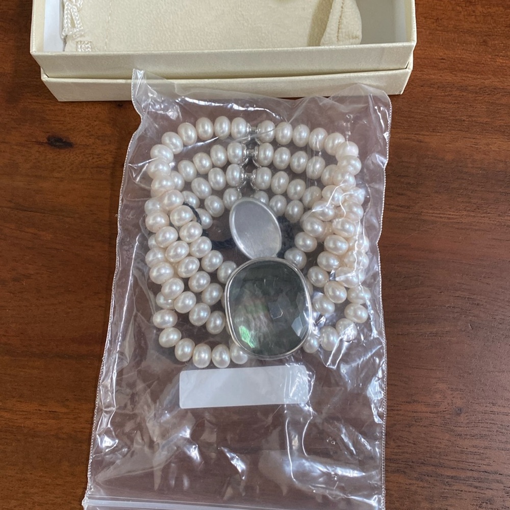 Honora Pearl Bracelet - Picture 3 of 4